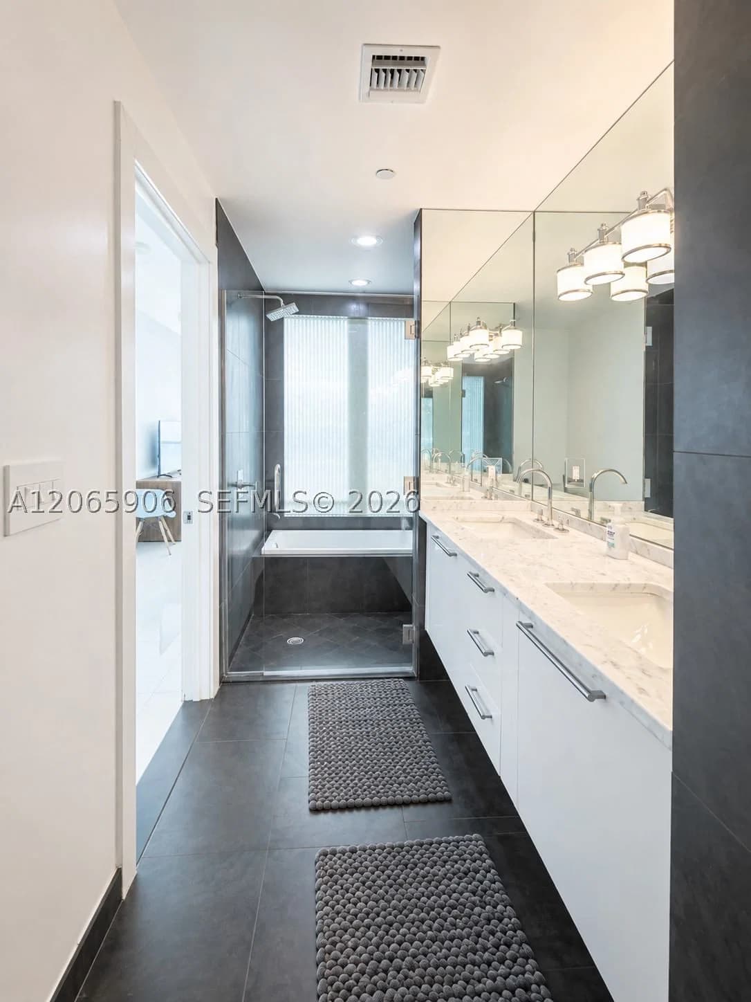 2-bedroom Condo — 900 Biscayne Blvd #4410, Miami, FL 33132