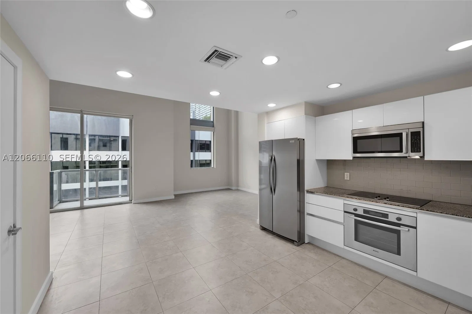 1-bedroom Condo — 1060 Brickell Ave #815, Miami, FL 33131
