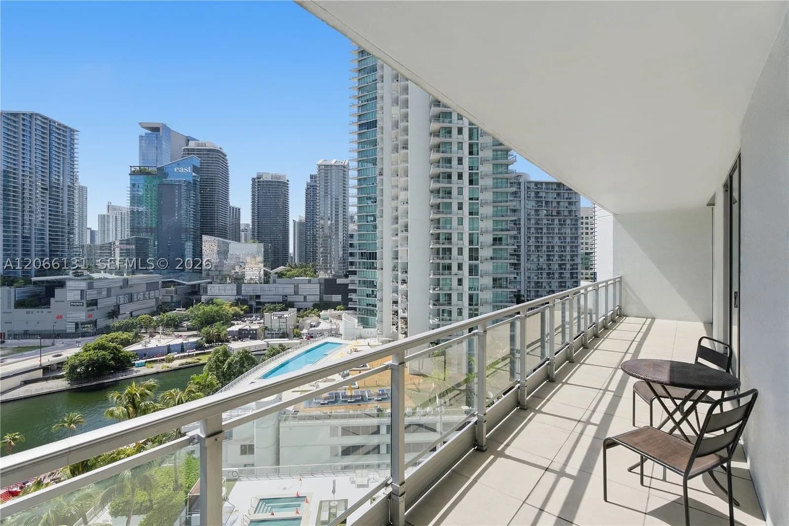 2-bedroom Condo — 90 3rd St #1801, Miami, FL 33130