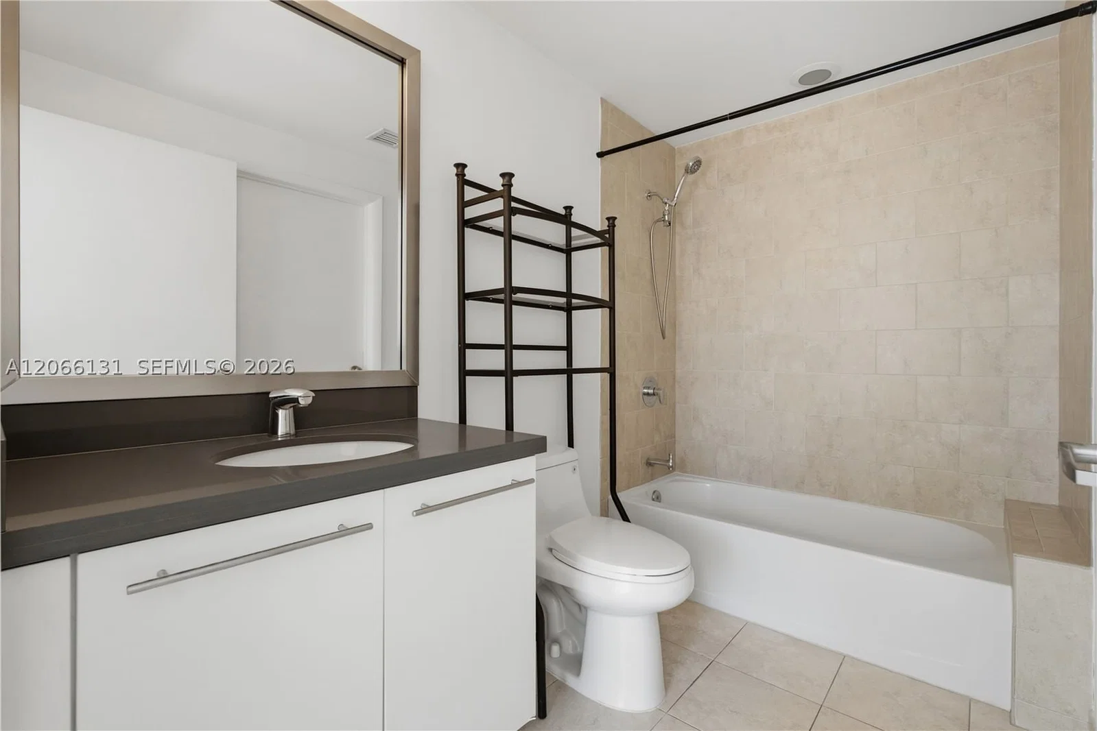 2-bedroom Condo — 90 3rd St #1801, Miami, FL 33130