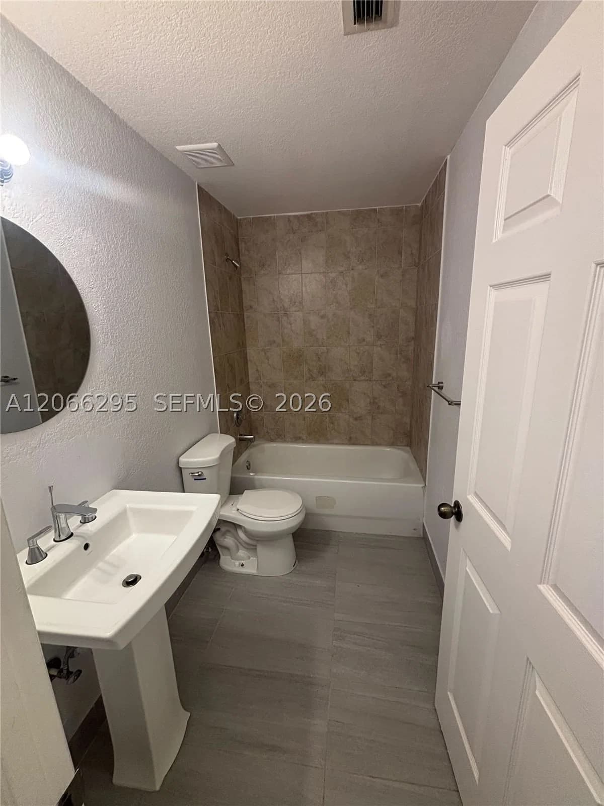 4-bedroom Apartment — 14042 2nd Ave #14042, Miami, FL 33161