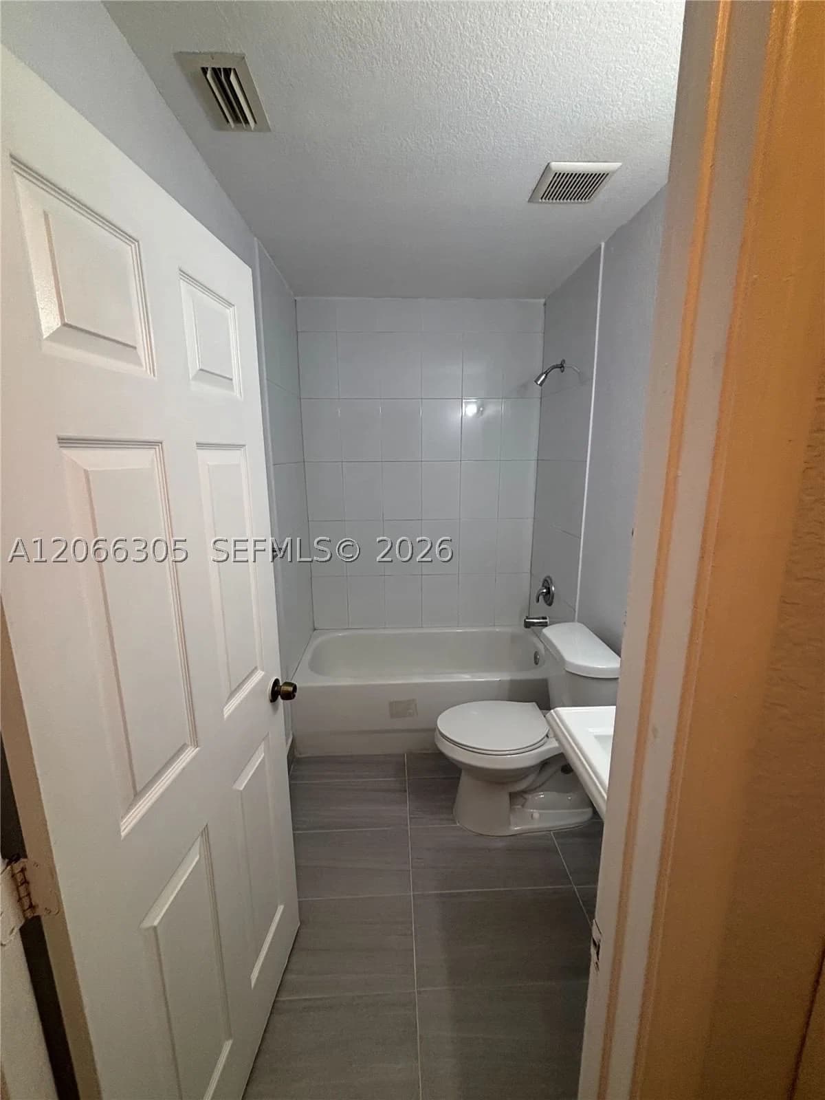 4-bedroom Apartment — 14084 2nd Ave #14084, Miami, FL 33161