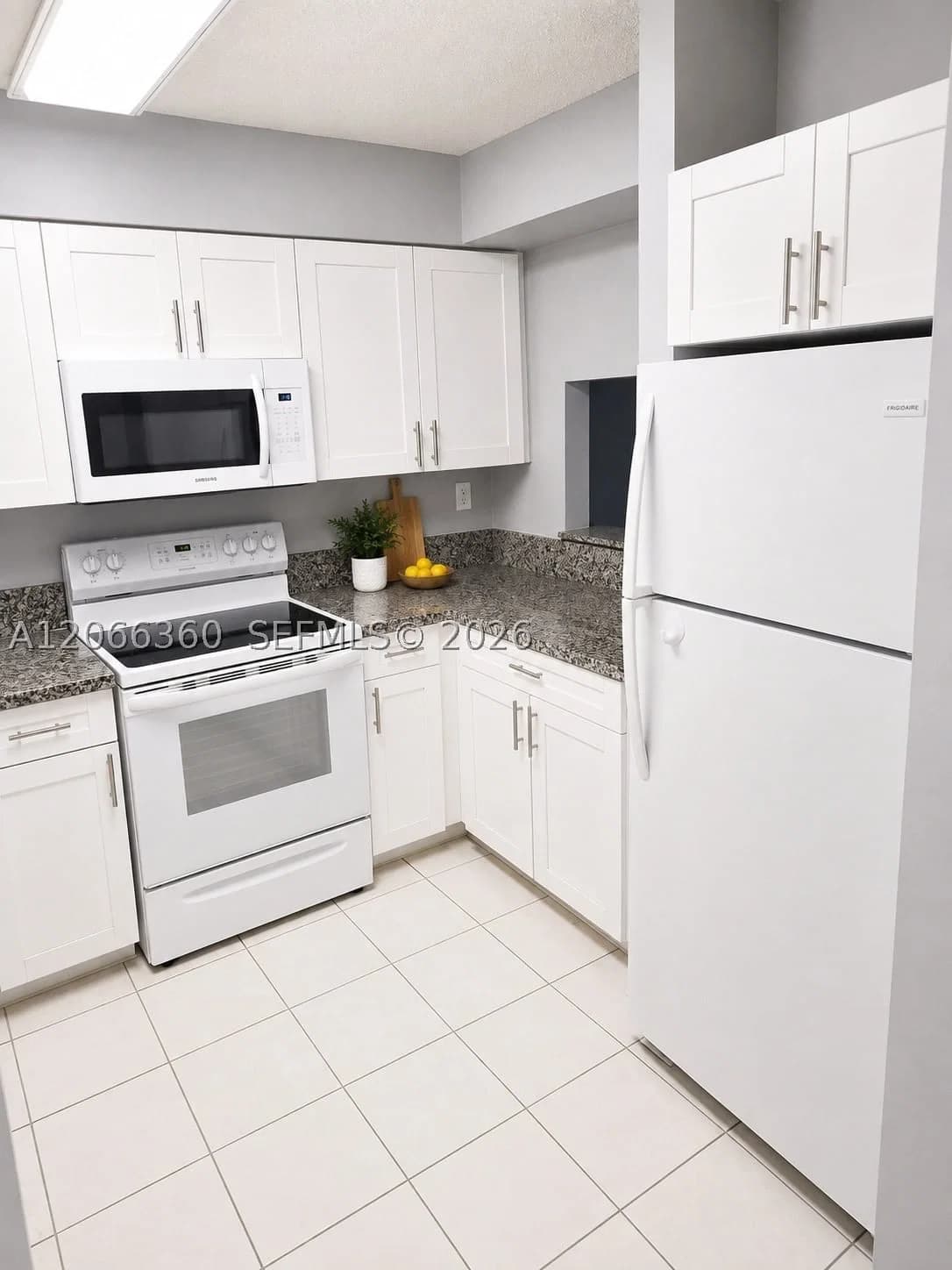 2+1 Condo — 14951 82nd Ln #17-502, Miami, FL 33193