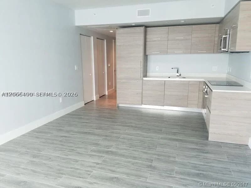 1-bedroom Condo — 1300 Miami Ave #4308, Miami, FL 33130