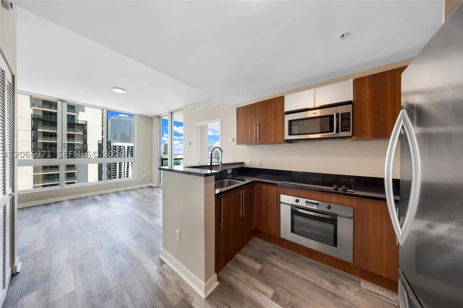 1-bedroom Condo — 300 Biscayne Blvd #T-2911, Miami, FL 33131