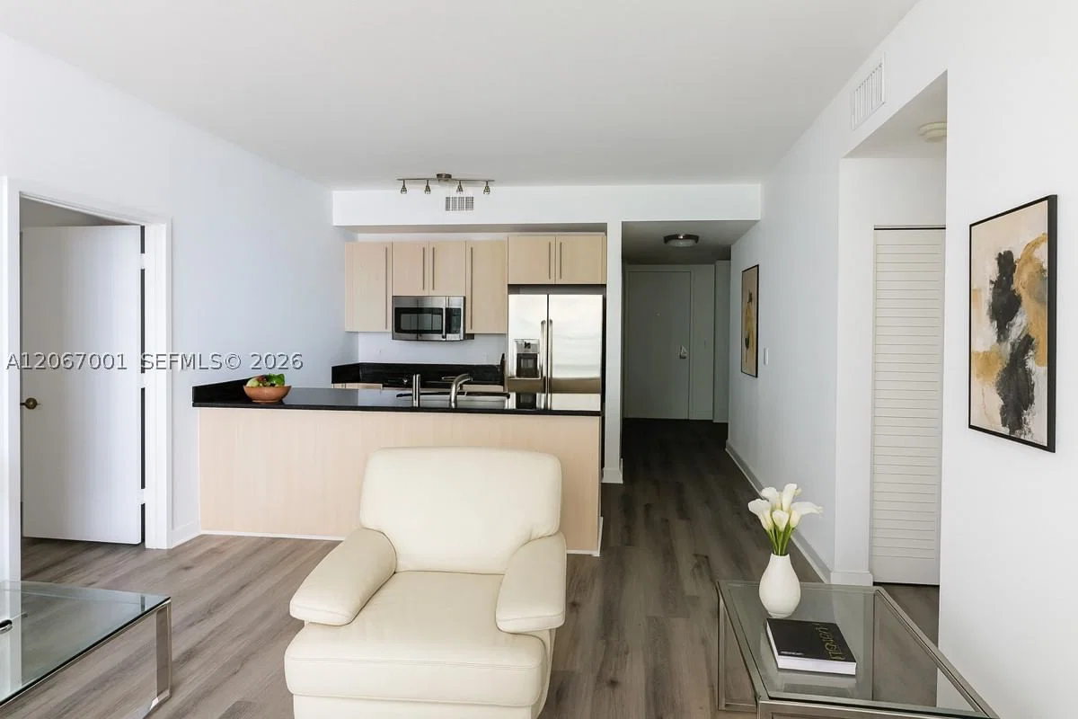 2+1 Condo — 79 12th St #2809-S, Miami, FL 33130