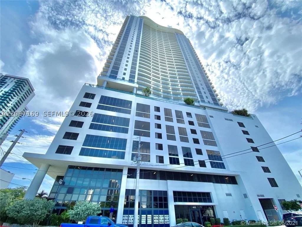 2+1 Condo — 1600 1st Ave #1420, Miami, FL 33132