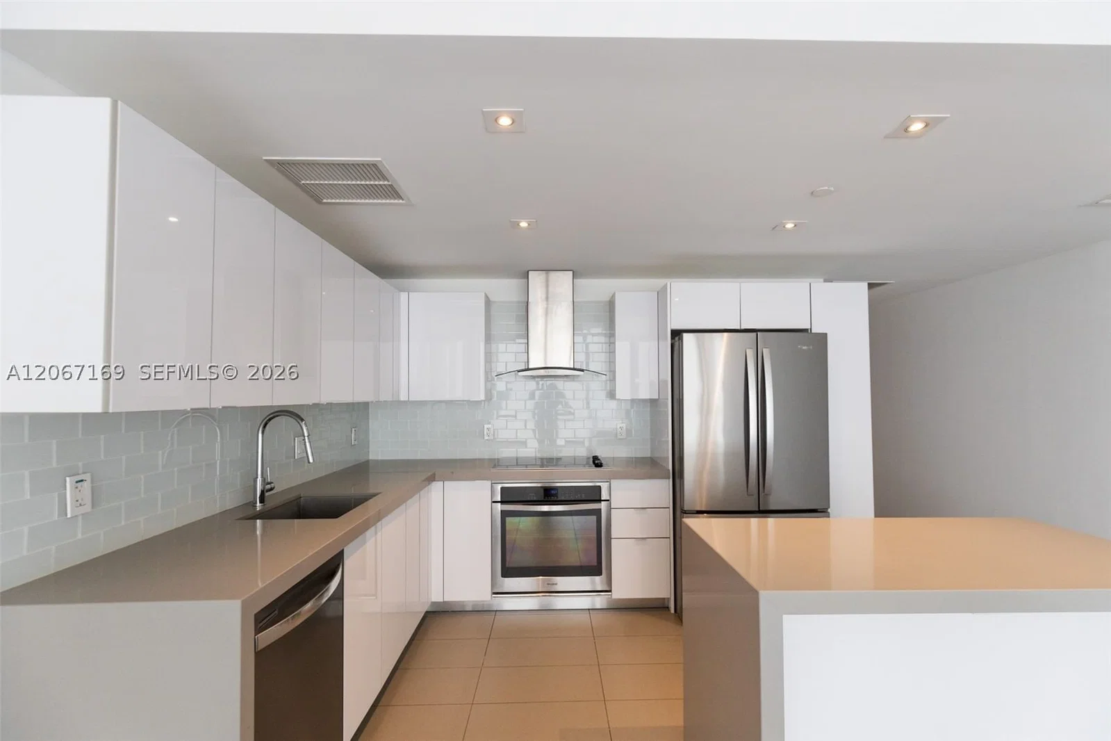 2+1 Condo — 1600 1st Ave #1420, Miami, FL 33132
