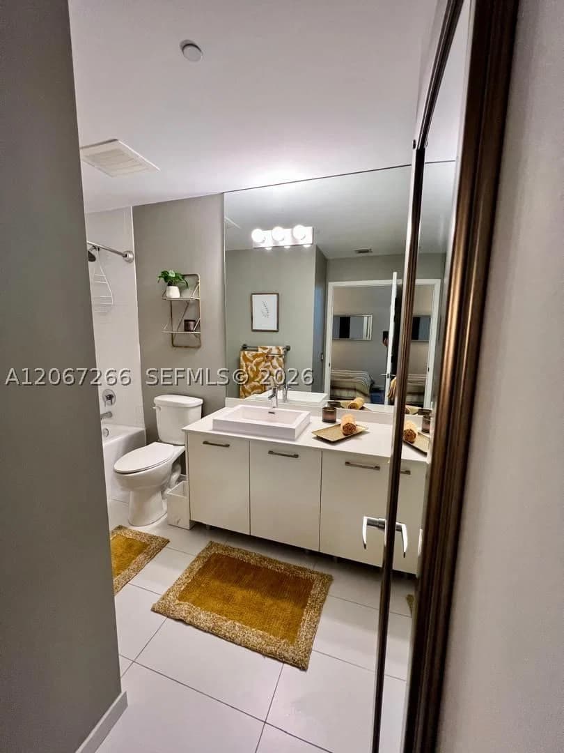 1-bedroom Condo — 151 1st St #1206, Miami, FL 33131