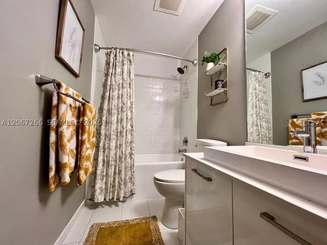 1-bedroom Condo — 151 1st St #1206, Miami, FL 33131