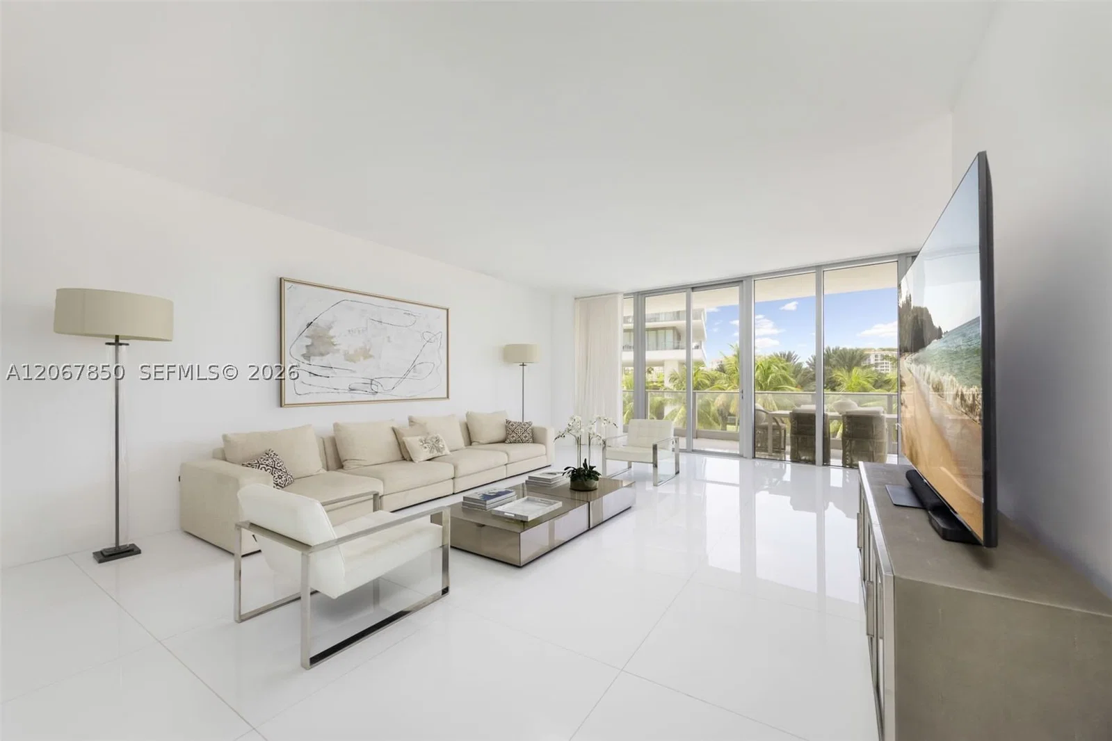 3-bedroom Condo — 801 Pointe Dr #301, Miami Beach, FL 33139