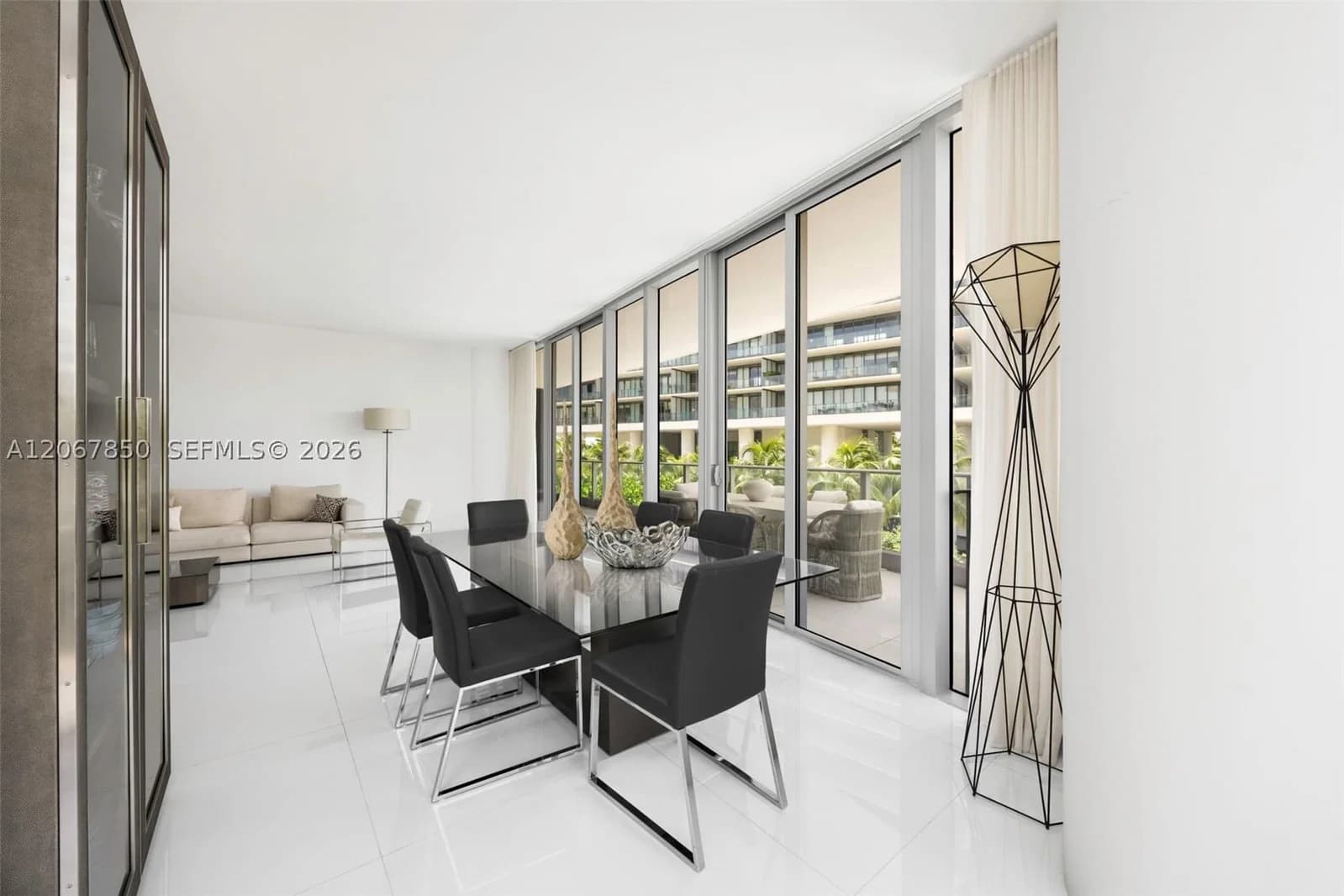 3-bedroom Condo — 801 Pointe Dr #301, Miami Beach, FL 33139