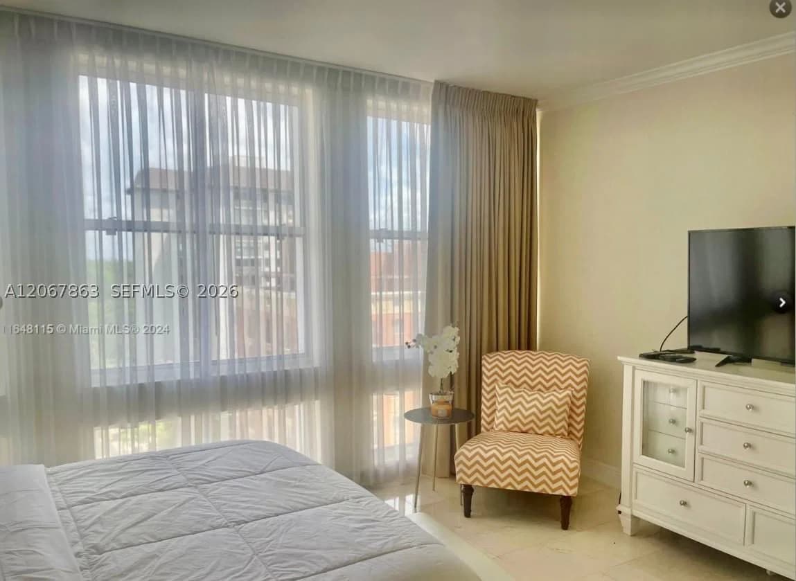 Condo — 700 Biltmore Way #818, Coral Gables, FL 33134