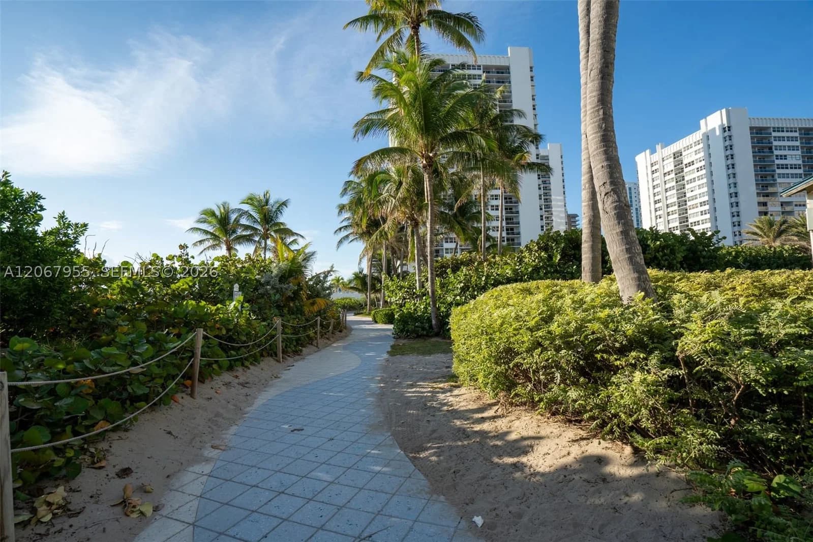 2+1 Condo — 1849 Ocean Dr #1509, Hallandale Beach, FL 33009