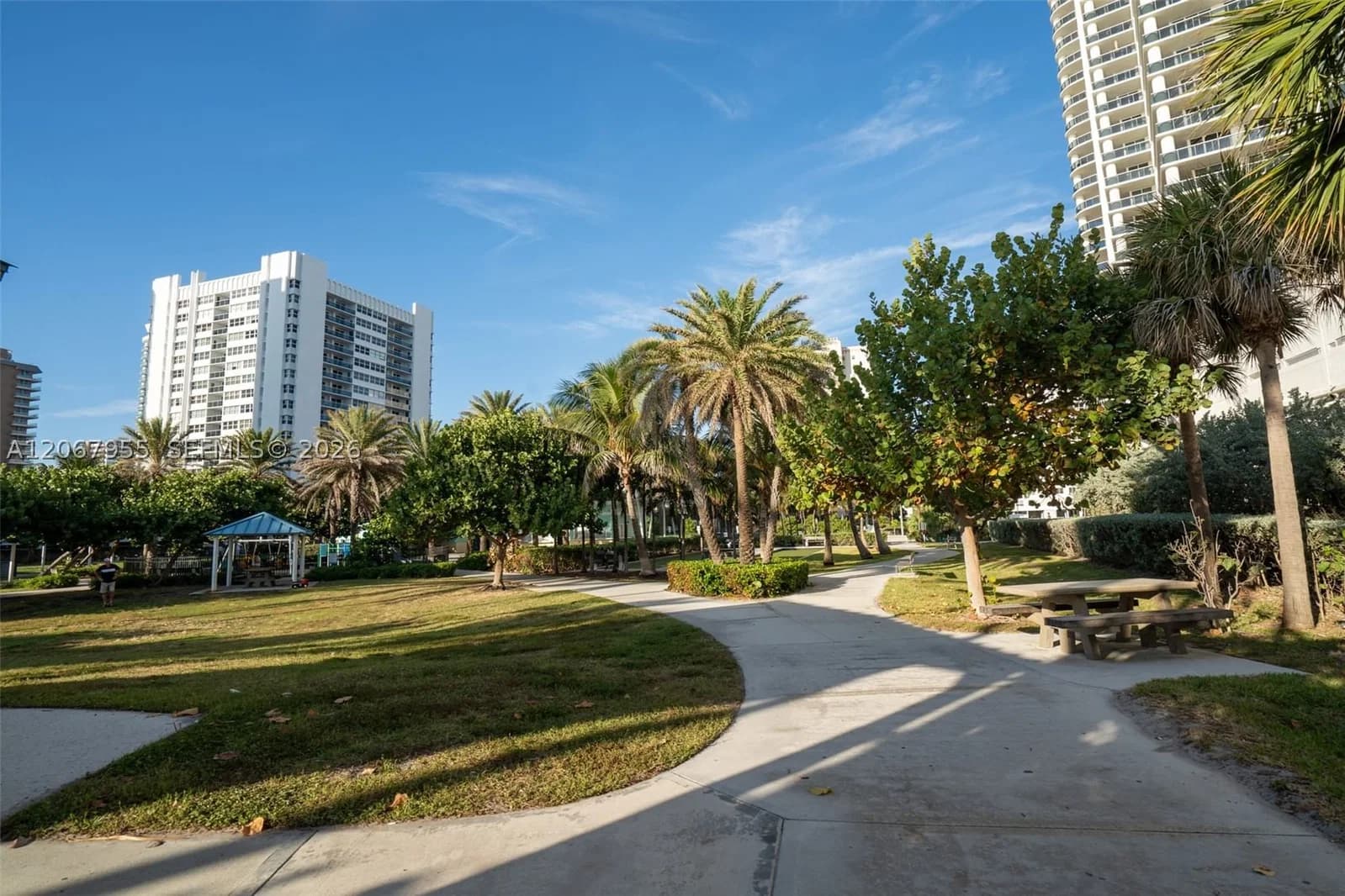 2+1 Condo — 1849 Ocean Dr #1509, Hallandale Beach, FL 33009