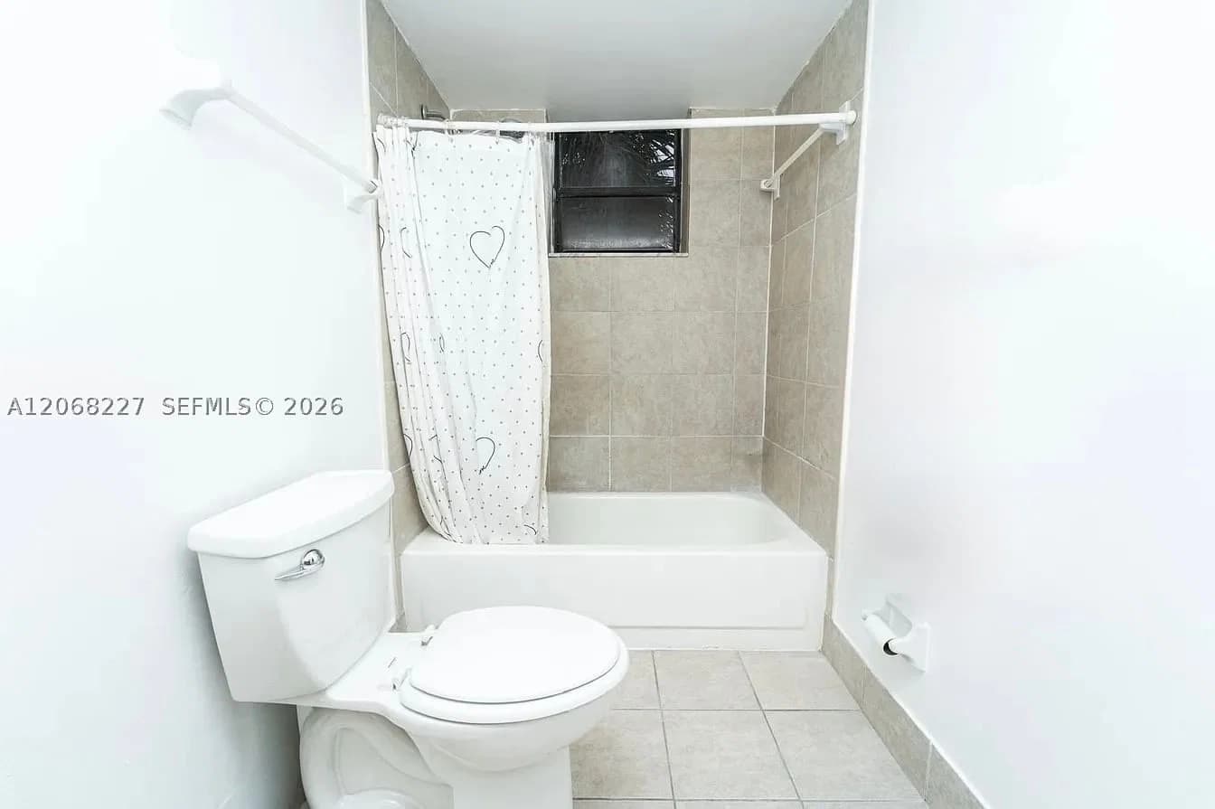 1-bedroom Condo — 576 114th Ave #203, Sweetwater, FL 33172