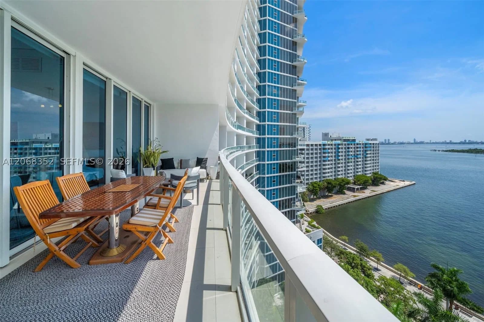 2-bedroom Condo — 2020 Bayshore Dr #1407, Miami, FL 33137