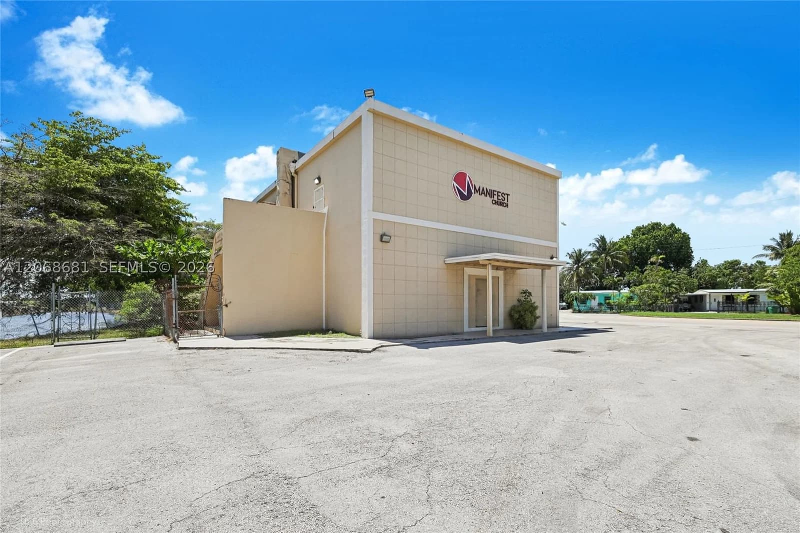 Mülk — 680 Superior St, Opa Locka, FL 33054
