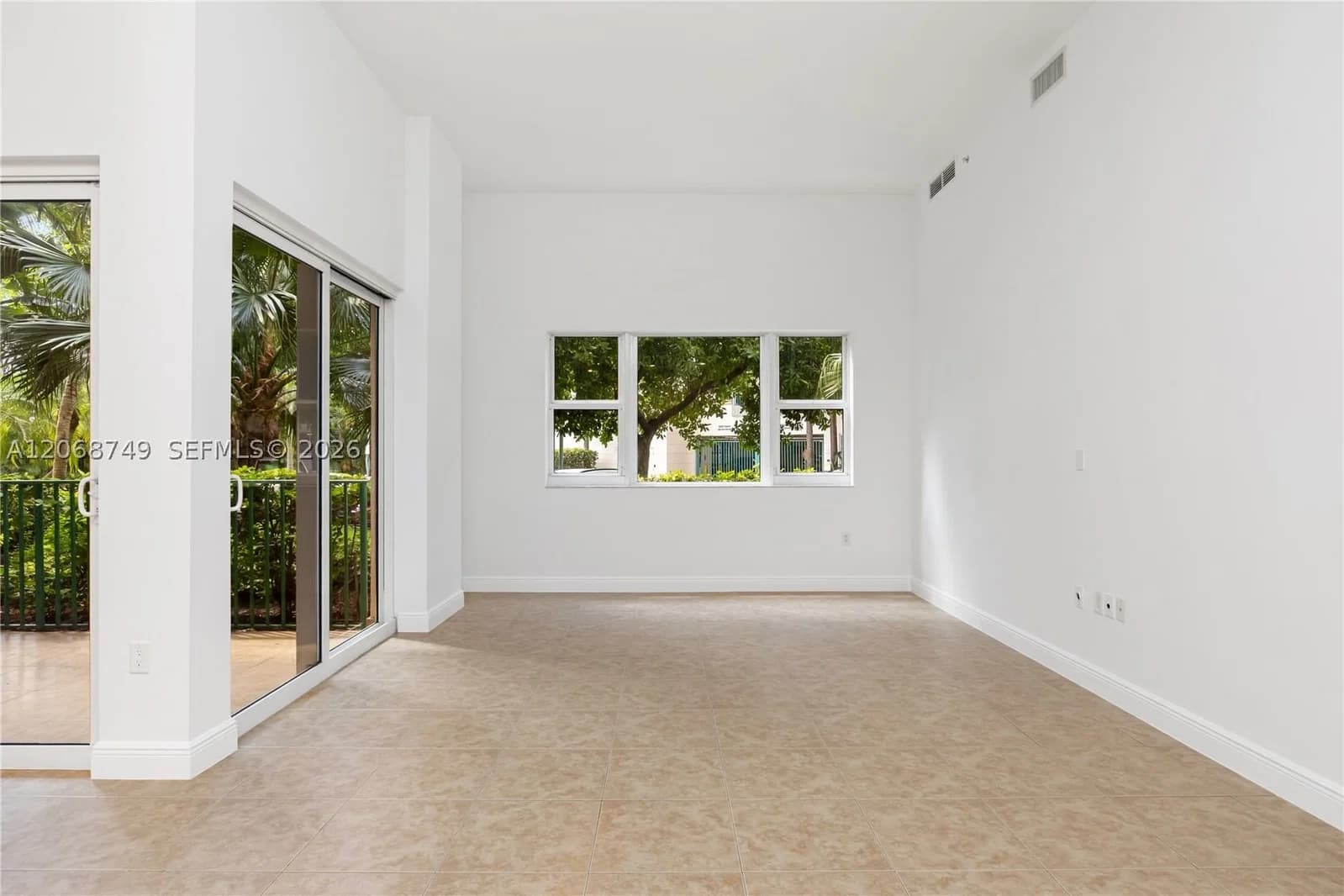 3+1 Condo — 19900 Country Club Dr #104, Aventura, FL 33180