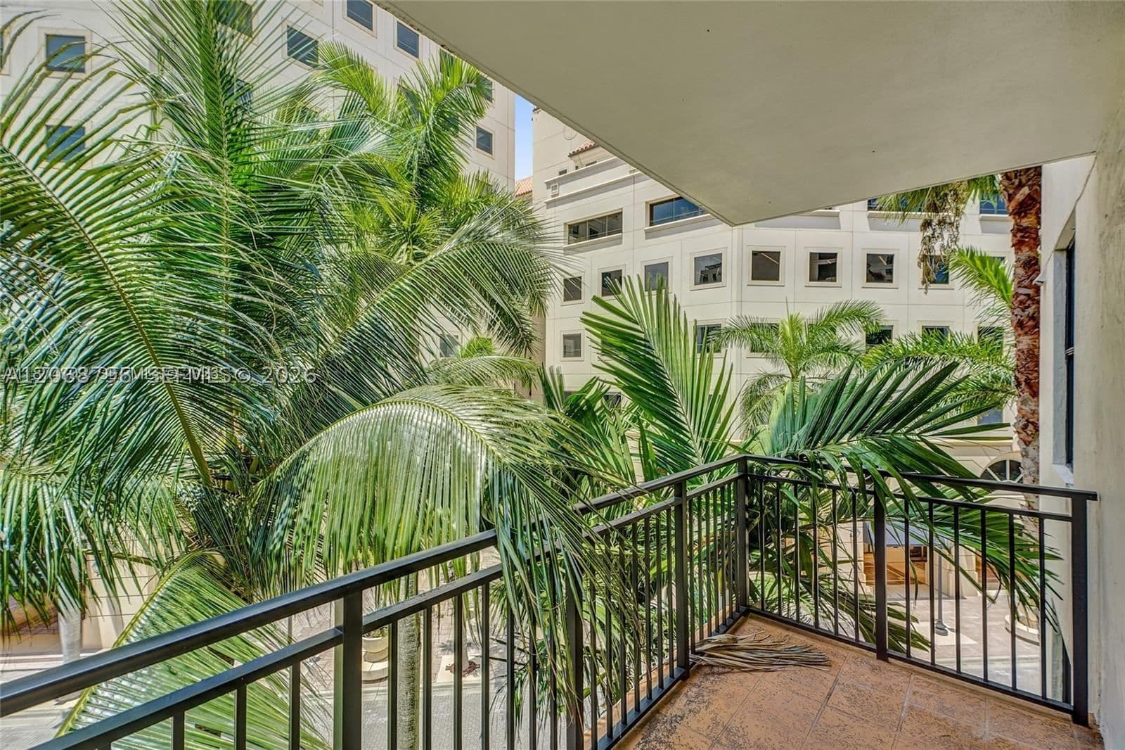 3-bedroom Condo — 888 Douglas Rd #304, Coral Gables, FL 33134