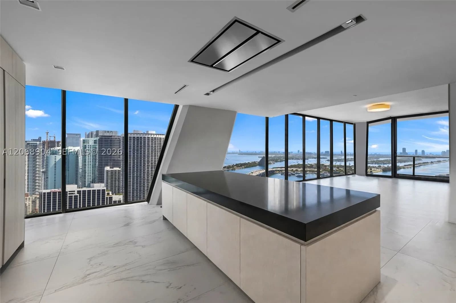 4+1 Condo — 1000 Biscayne Blvd #3901, Miami, FL 33132