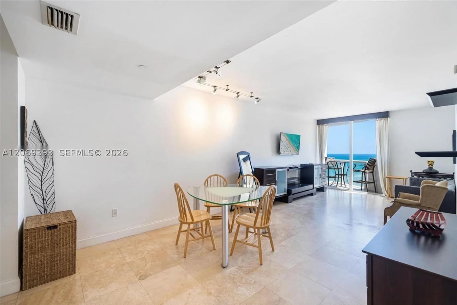 1+1 Daire — 6365 Collins Ave #2805, Miami Beach, FL 33141