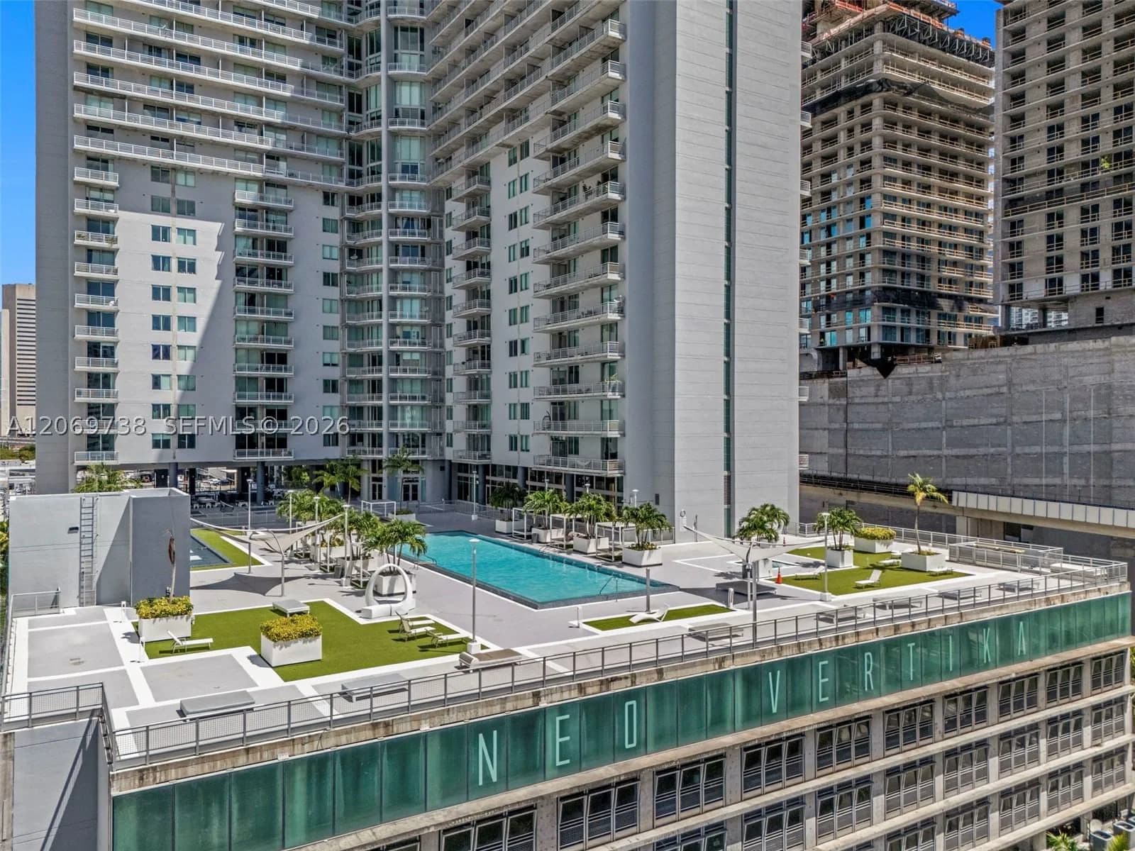 2+1 Condo — 690 1st Ct #2122, Miami, FL 33130