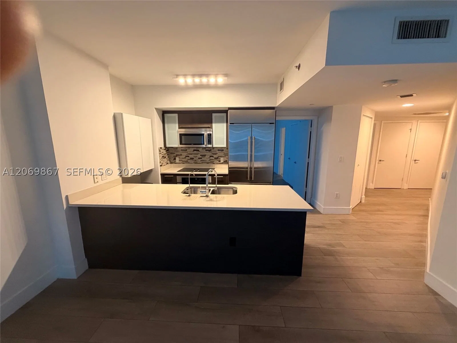 2-bedroom Condo — 55 6th St #2007, Miami, FL 33131