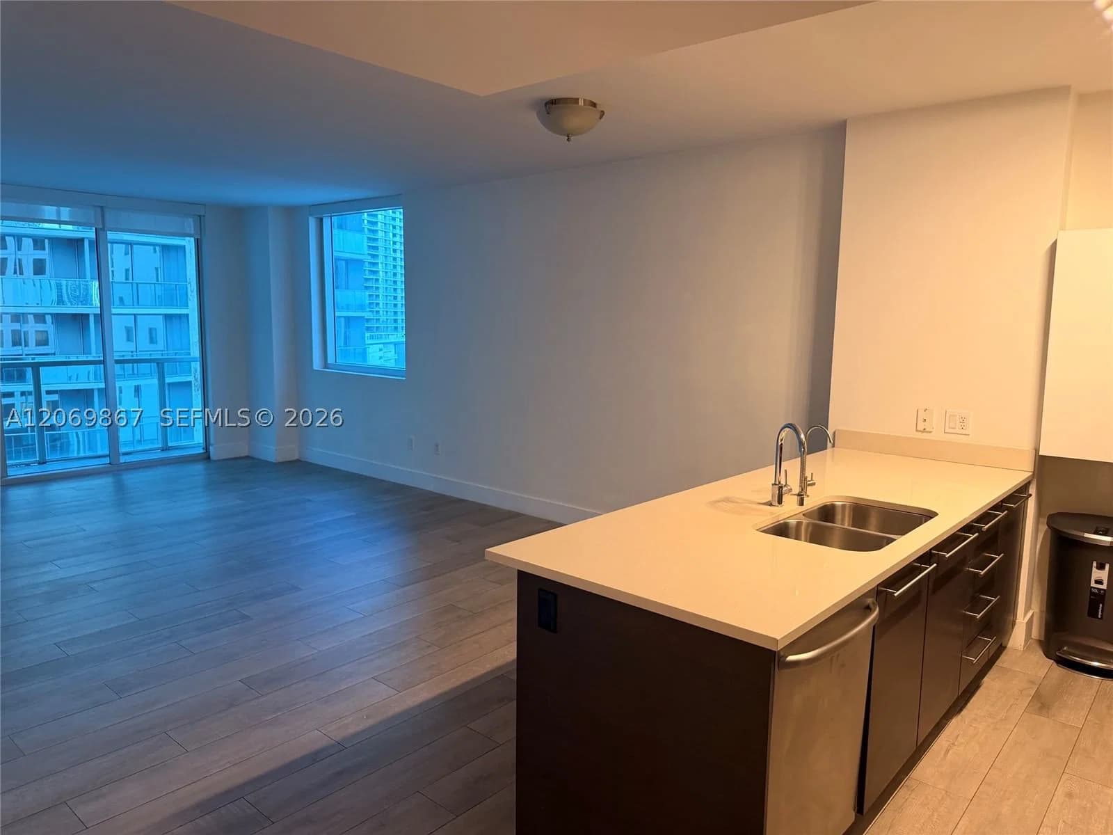 2-bedroom Condo — 55 6th St #2007, Miami, FL 33131