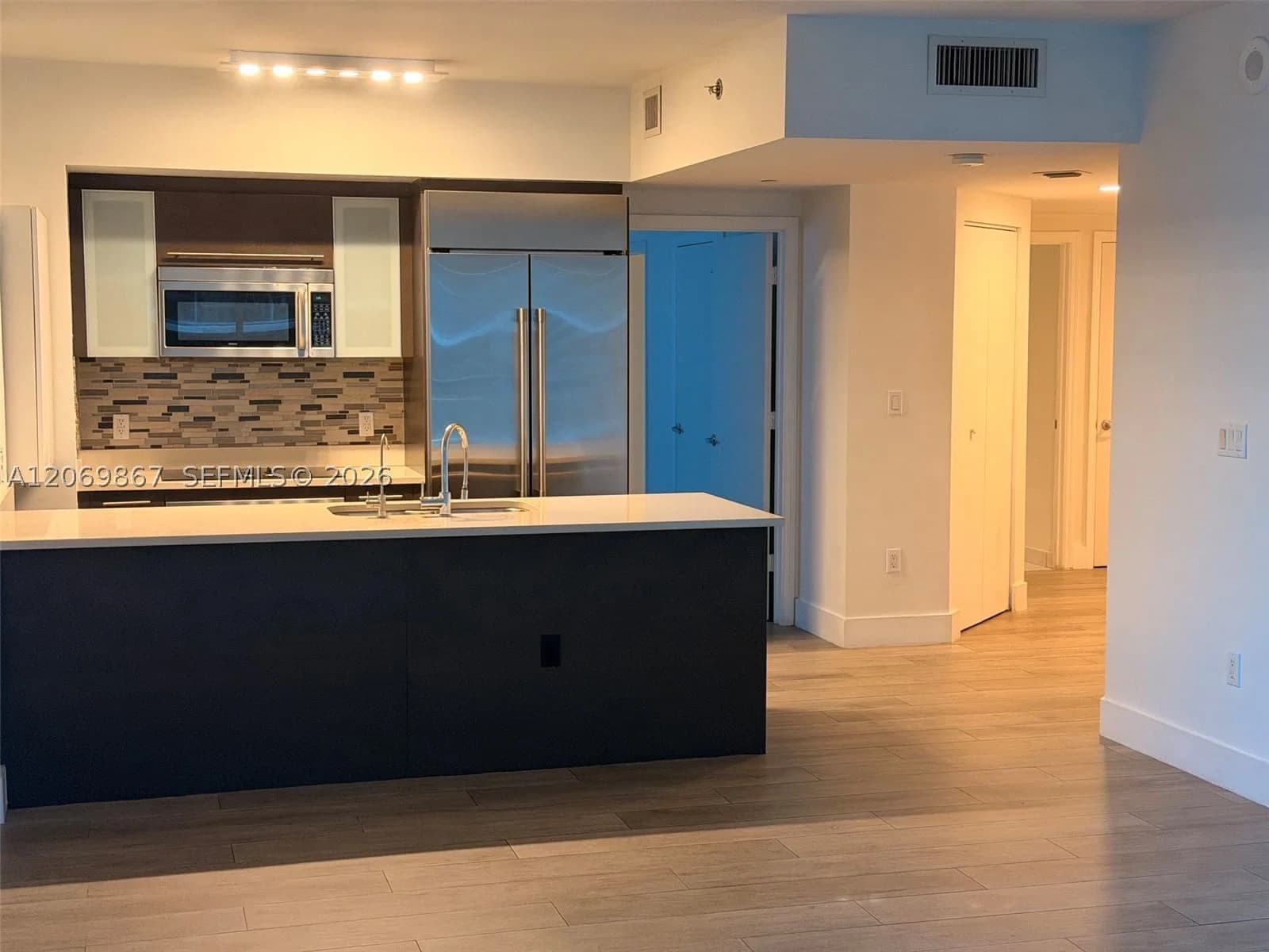 2-bedroom Condo — 55 6th St #2007, Miami, FL 33131