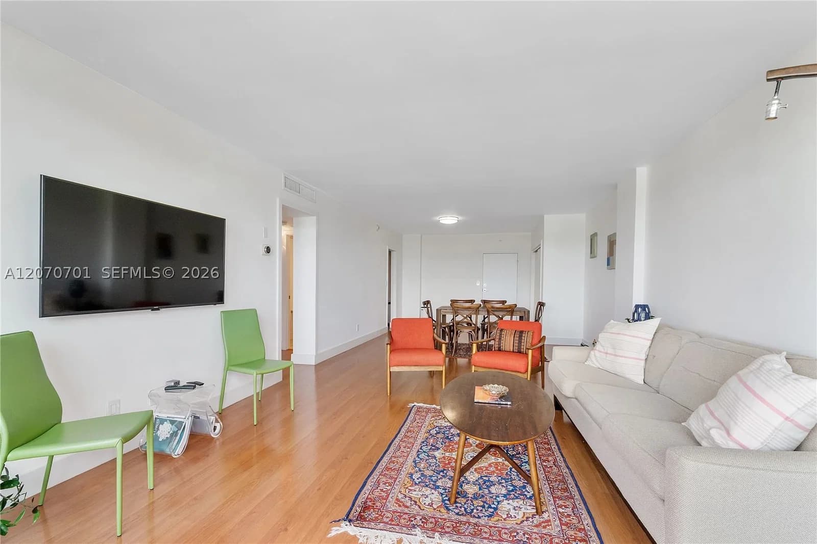 1-bedroom Condo — 90 Edgewater Dr #917, Coral Gables, FL 33133