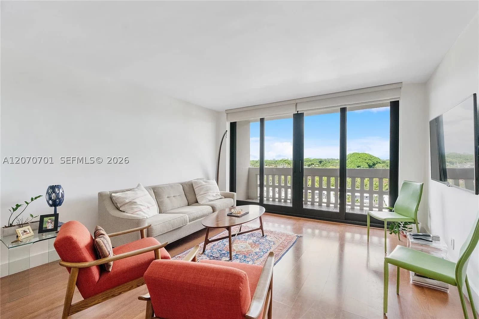 1-bedroom Condo — 90 Edgewater Dr #917, Coral Gables, FL 33133