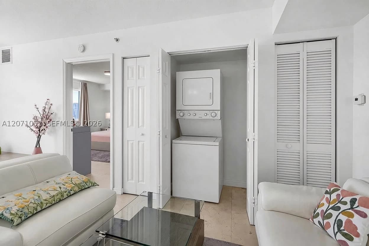2+1 Condo — 816 11th St #607, Miami, FL 33136