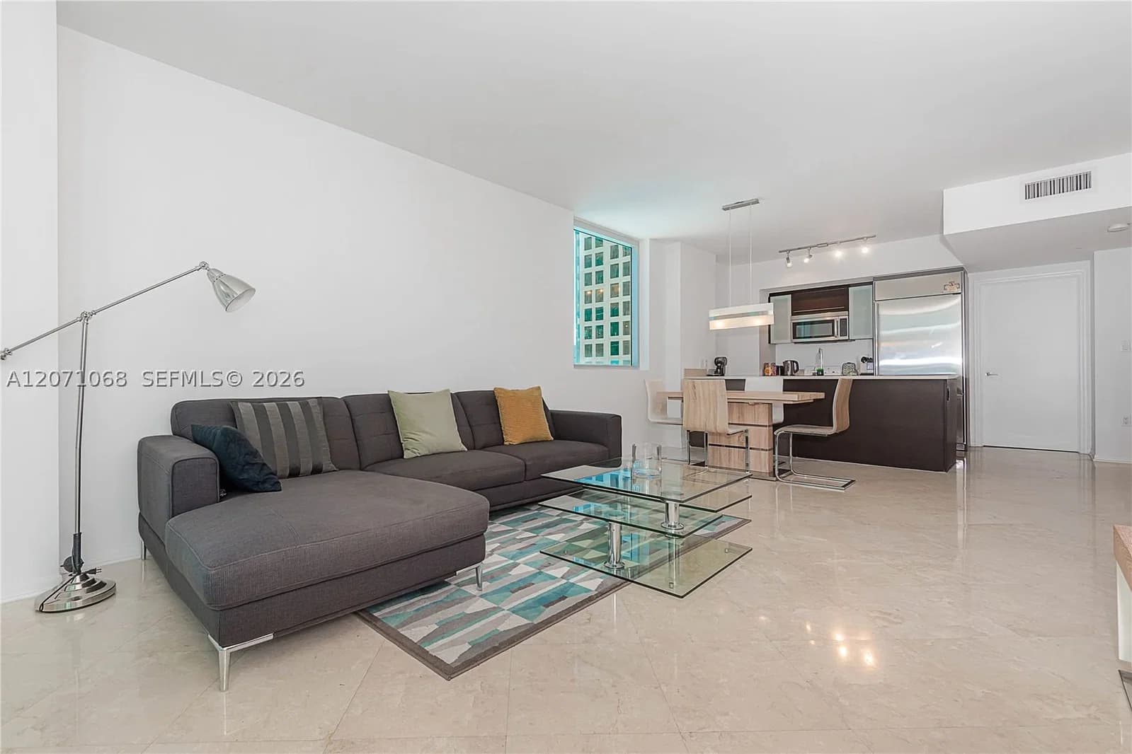 2-bedroom Condo — 55 6th St #1507, Miami, FL 33131