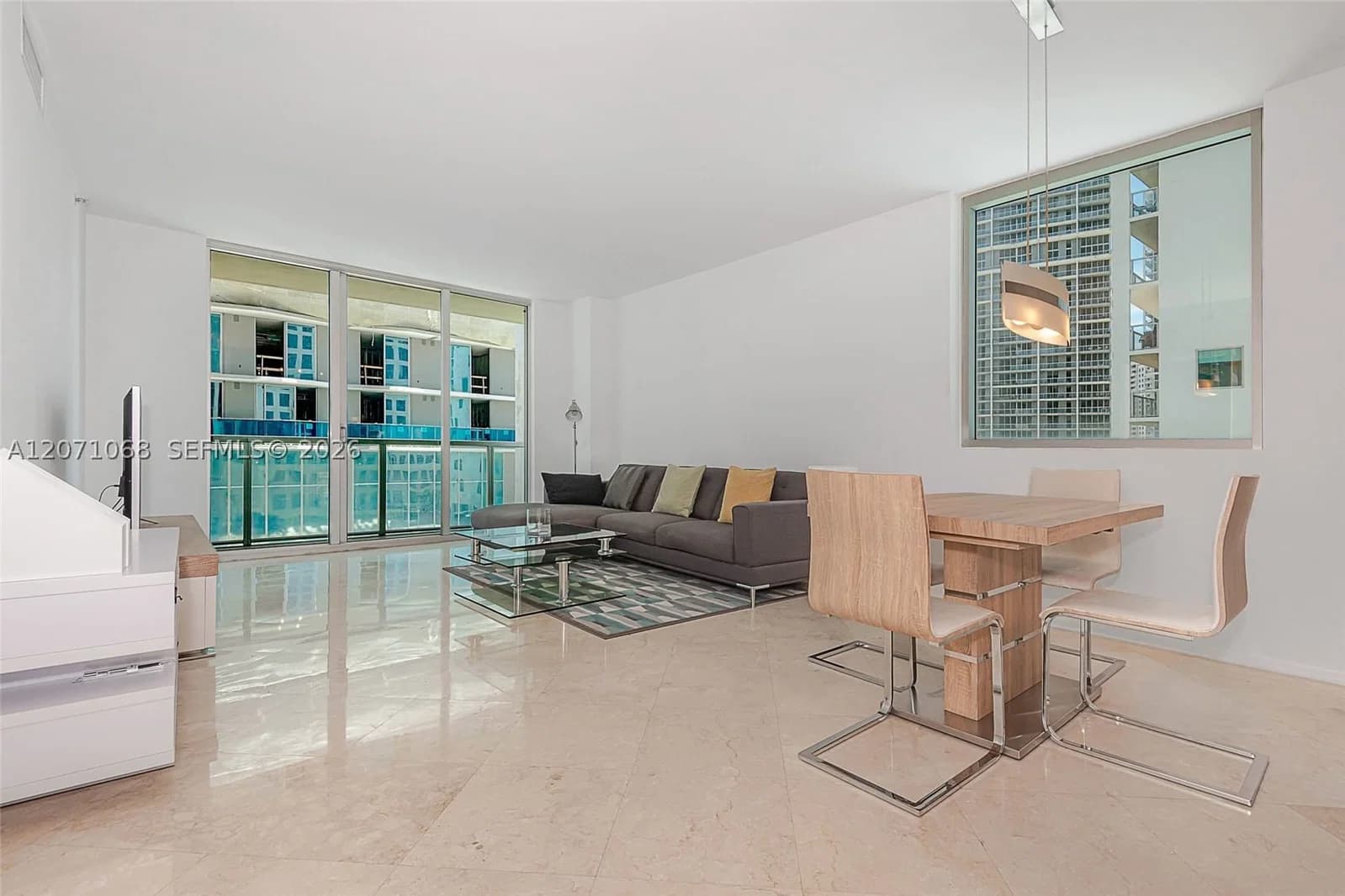 2-bedroom Condo — 55 6th St #1507, Miami, FL 33131
