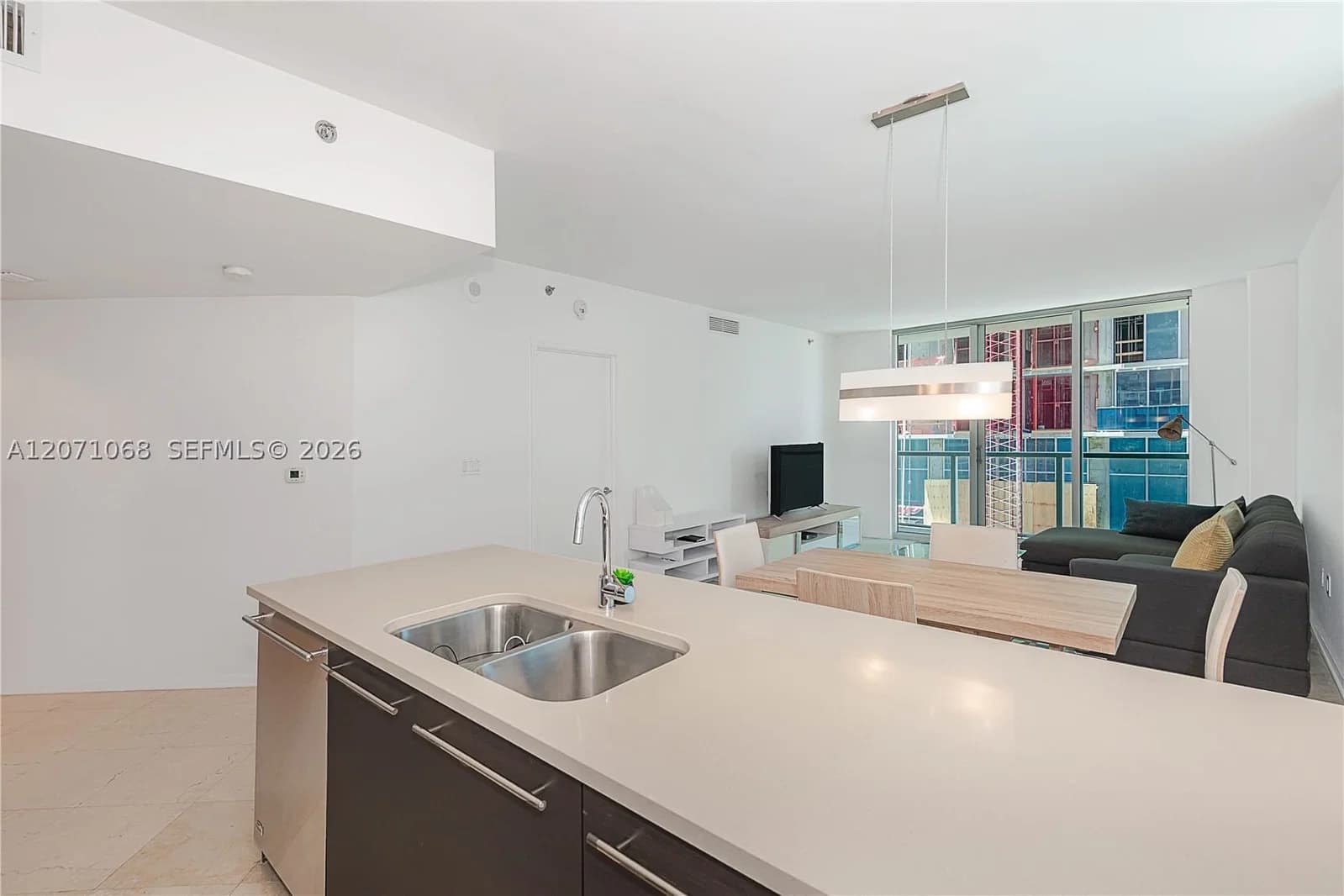 2-bedroom Condo — 55 6th St #1507, Miami, FL 33131