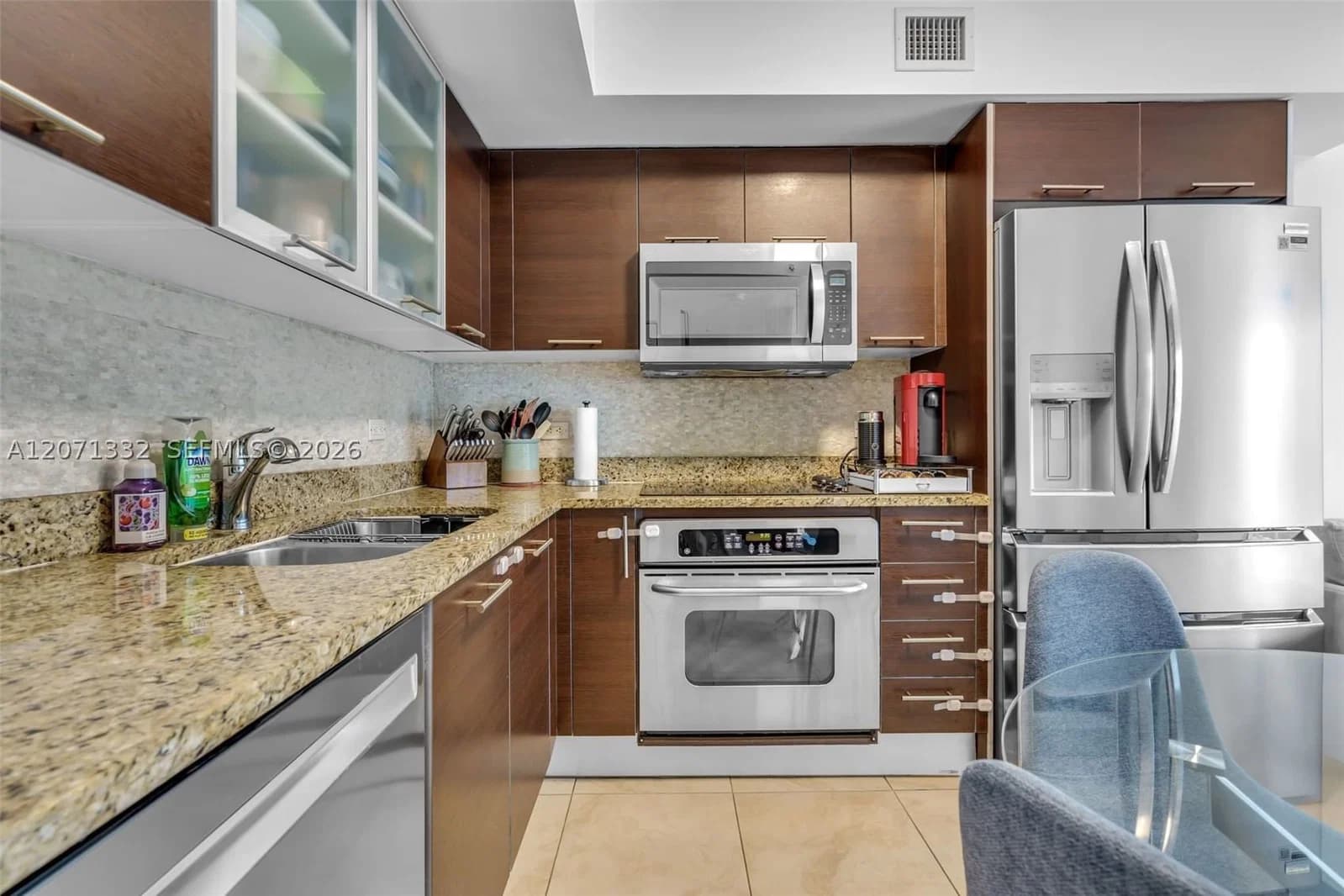 2+1 Condo — 41 5th St #908, Miami, FL 33131