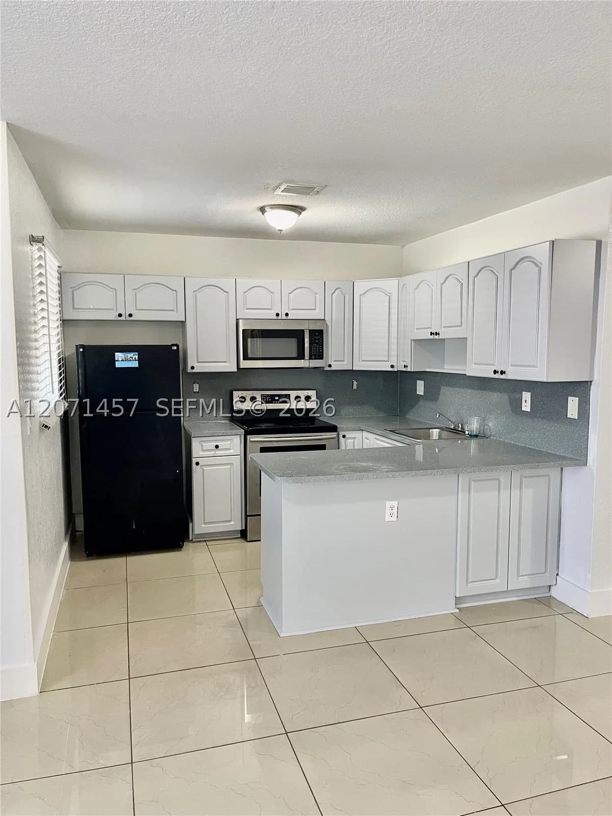 Dubleks — 5859 13th Ave, Miami, FL 33142