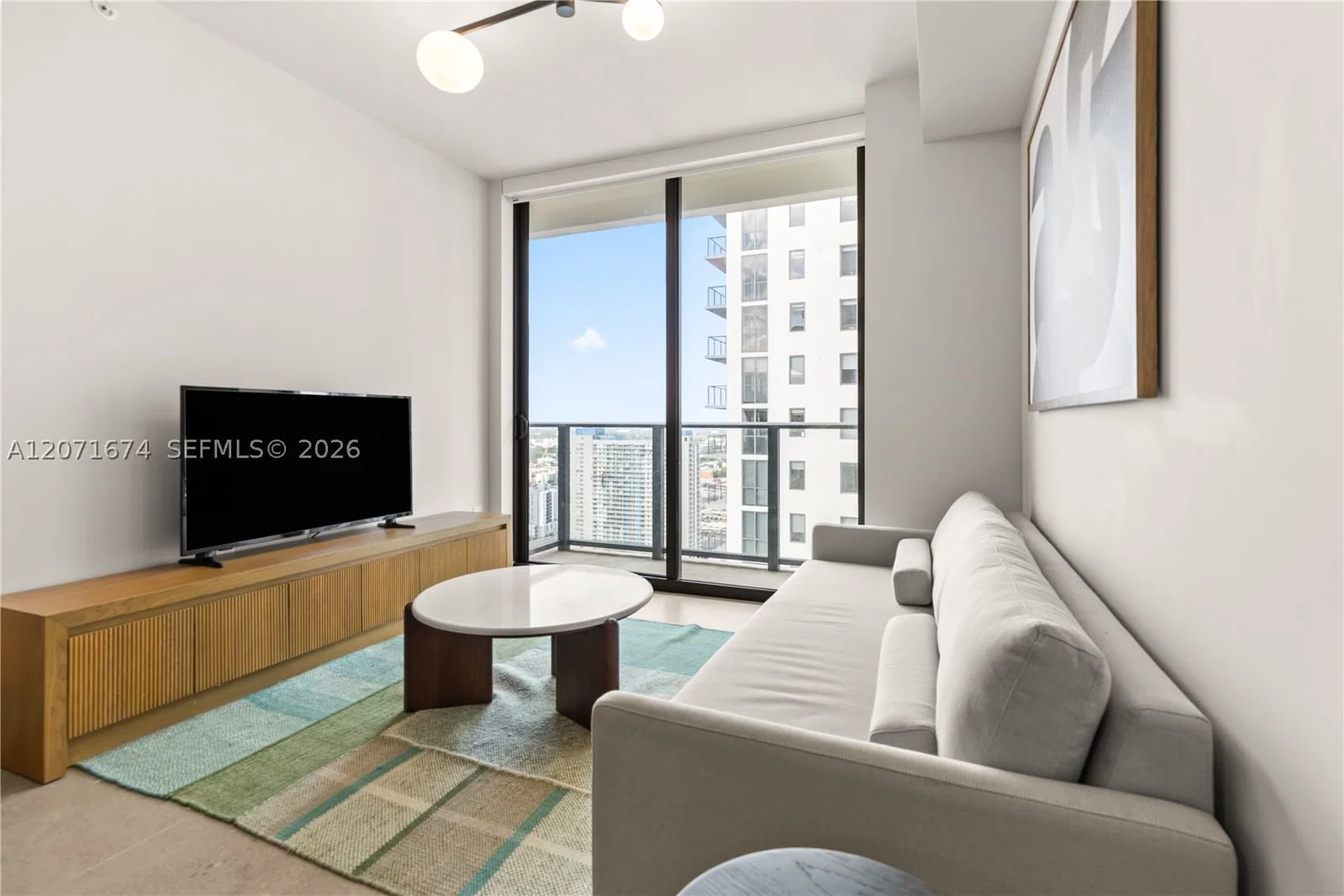 1-bedroom Condo — 11 NE 6 ST #3213, Miami, FL 33132