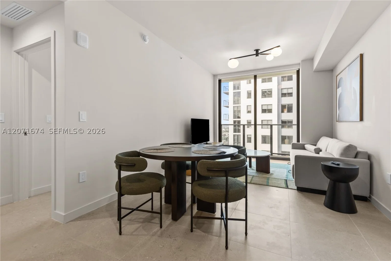 1-bedroom Condo — 11 NE 6 ST #3213, Miami, FL 33132