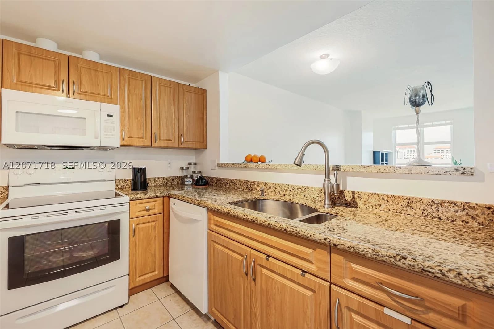 1-bedroom Condo — 50 Menores Ave #820, Coral Gables, FL 33134