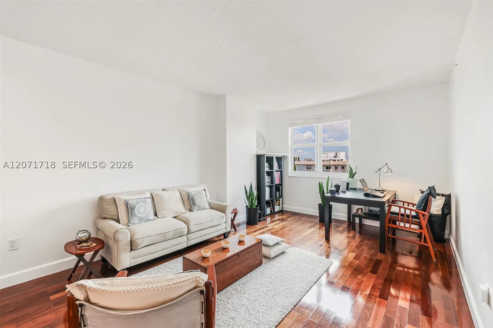 1-bedroom Condo — 50 Menores Ave #820, Coral Gables, FL 33134