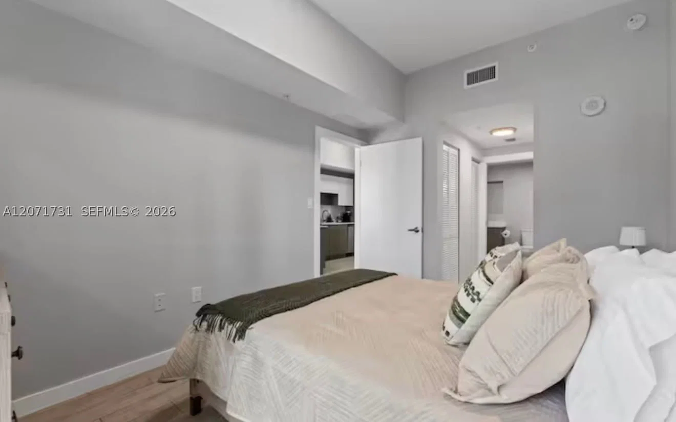 1-bedroom Condo — 321 26th St #811, Miami, FL 33137