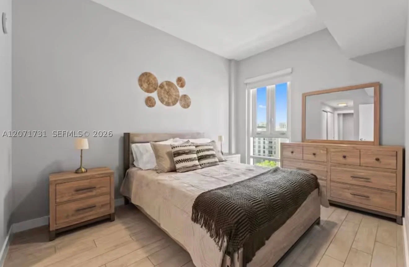 1-bedroom Condo — 321 26th St #811, Miami, FL 33137