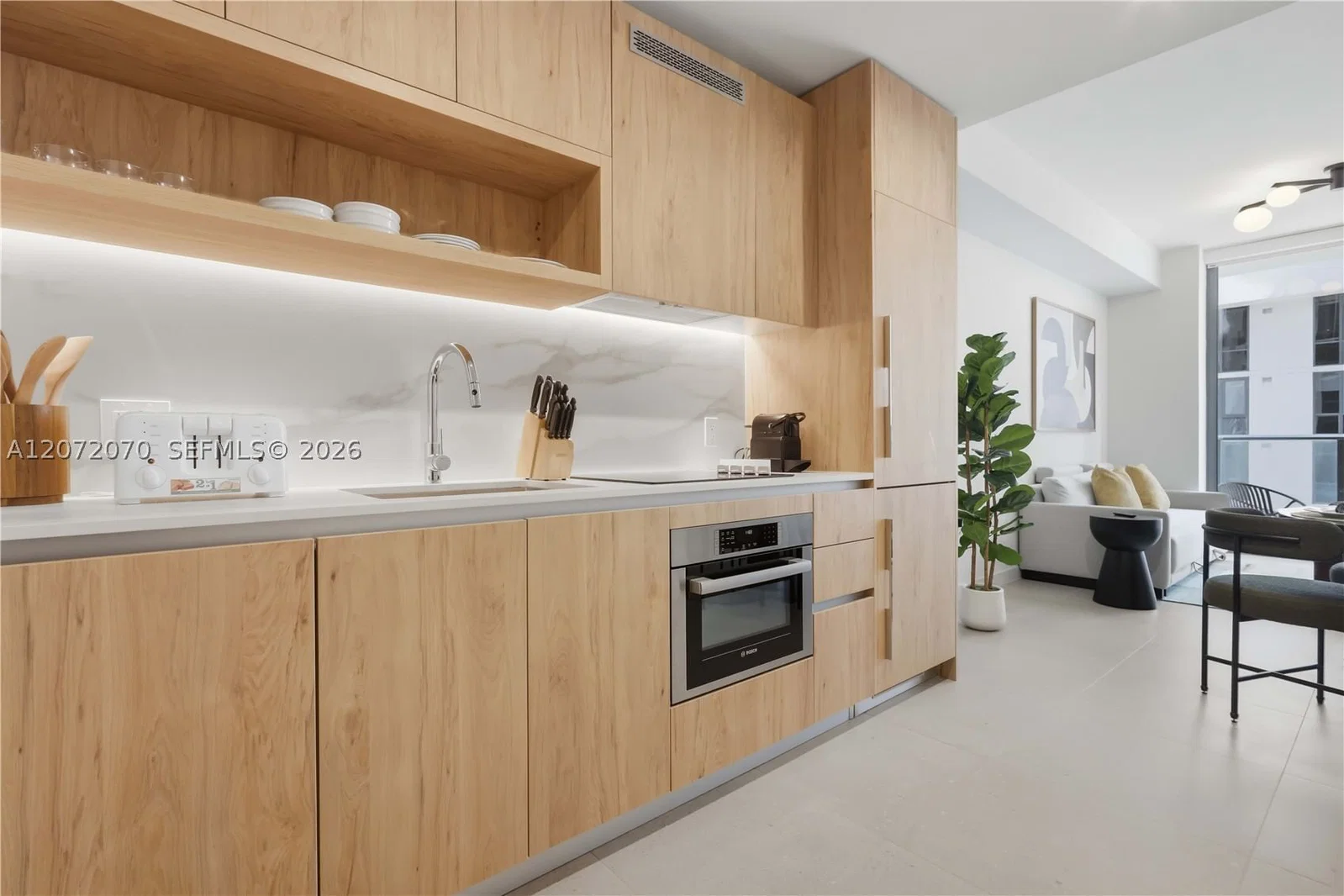 1-bedroom Condo — Miami, FL 33132