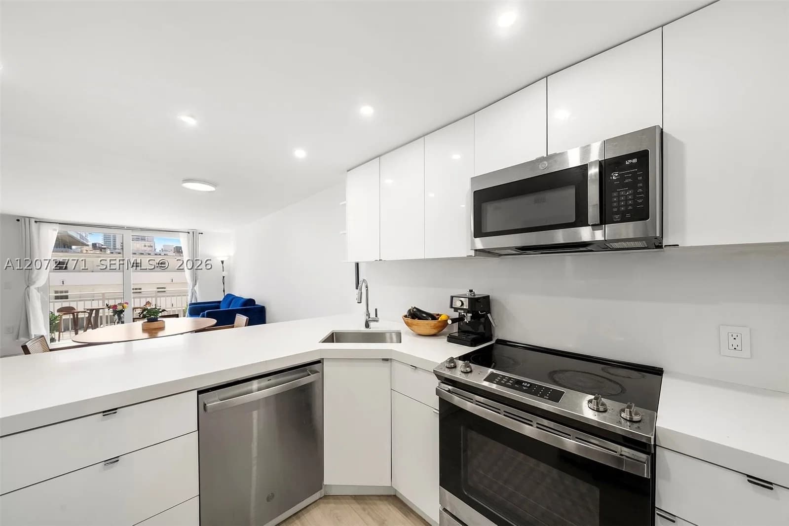 1-bedroom Condo — 345 Ocean Dr #610, Miami Beach, FL 33139