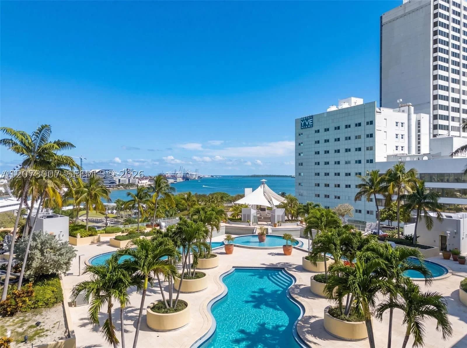 1+1 Condo — 253 2nd St #424, Miami, FL 33132