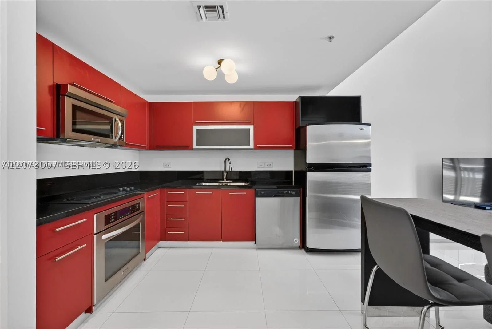 1+1 Condo — 253 2nd St #424, Miami, FL 33132