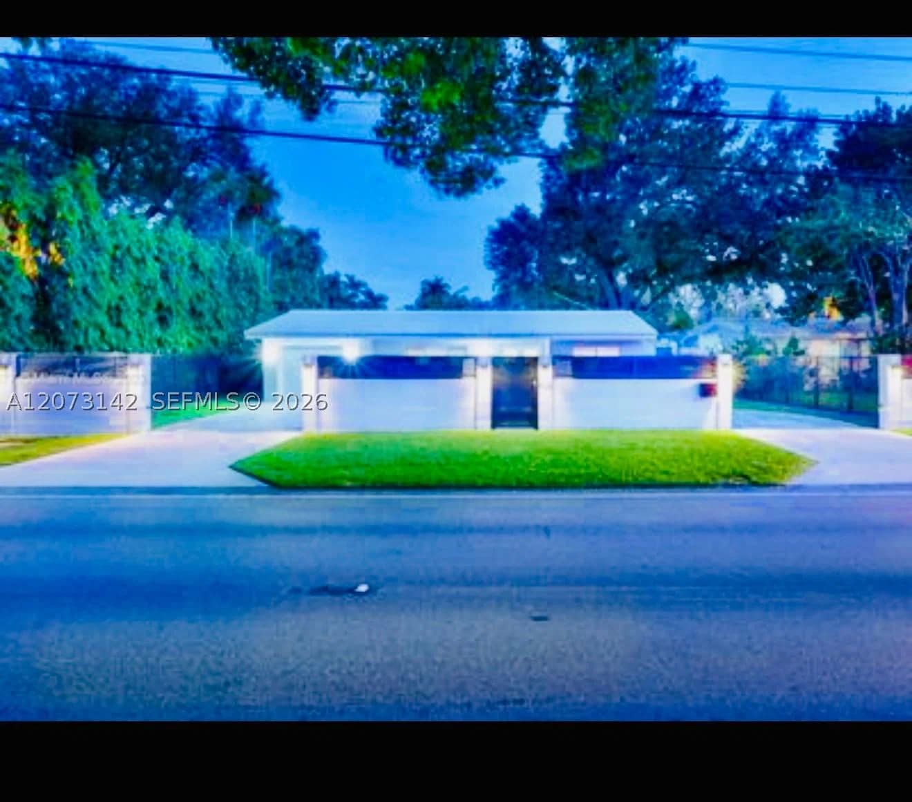 3+1 Müstakil ev — 932 Bird Rd, Coral Gables, FL 33146