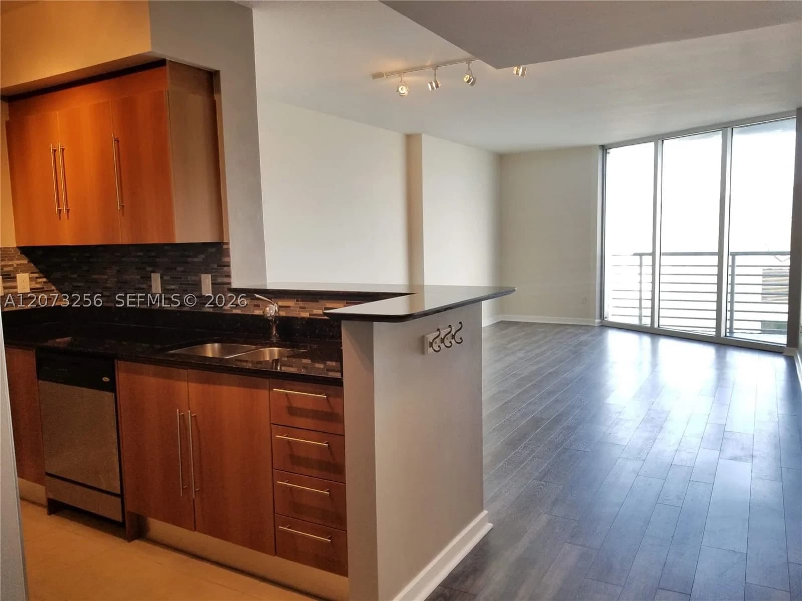 1-bedroom Condo — 335 Biscayne Blvd #3802, Miami, FL 33131